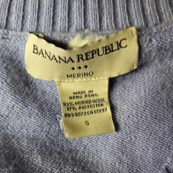 Small Purple Banana Republic Sweater - Picture 2 of 4